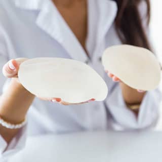 chirurgien esthétique spécialiste en lifting seins homme tunisie